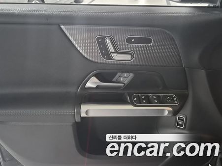 Mercedes-Benz EQB 2023, фото 9