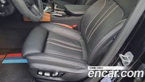 BMW 5 Series 2023, фото 10