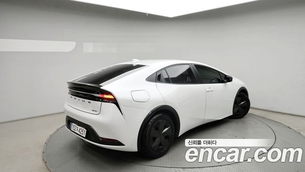 Toyota Prius 2024, фото 12
