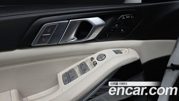 BMW X7 2021, фото 35