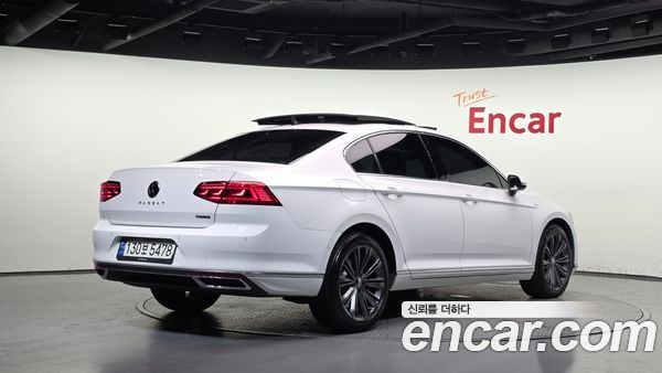 Volkswagen Passat 2021, фото 2