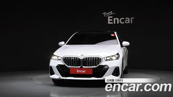 BMW 5 Series 2025, фото 3