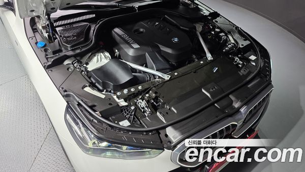BMW 5 Series 2025, фото 6
