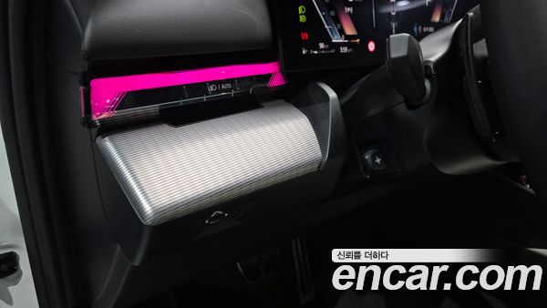 BMW 5 Series 2025, фото 18