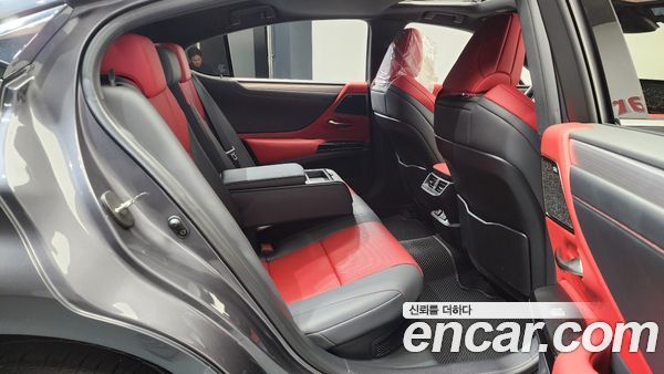 Lexus ES 2023, фото 17