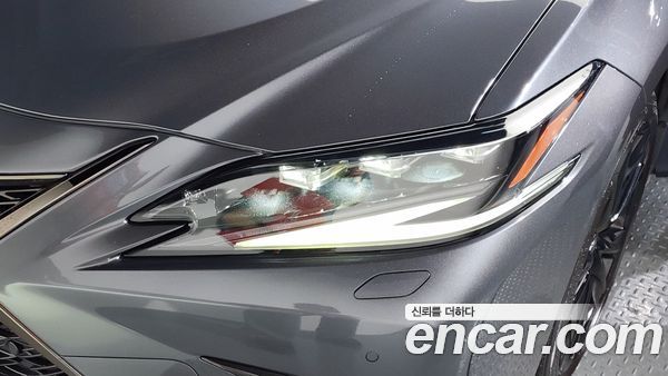 Lexus ES 2023, фото 8