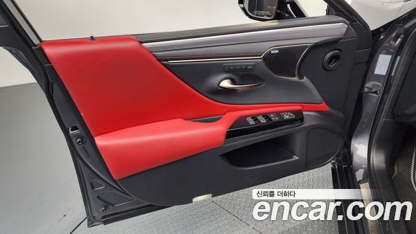 Lexus ES 2023, фото 14