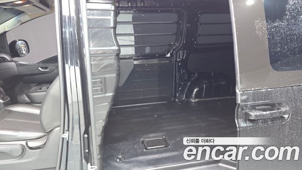 Hyundai Staria 2022, фото 11