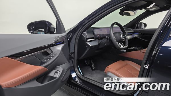 BMW 5 Series 2024, фото 12