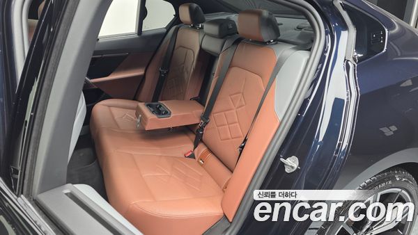 BMW 5 Series 2024, фото 17