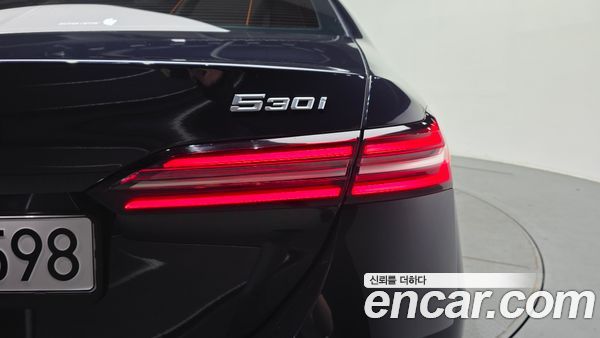BMW 5 Series 2024, фото 8