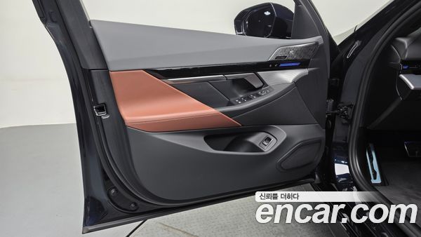 BMW 5 Series 2024, фото 13