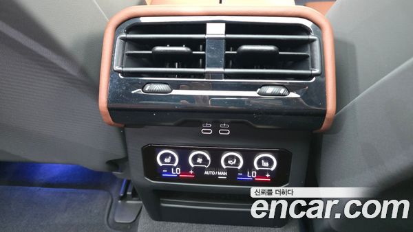 BMW 5 Series 2024, фото 30