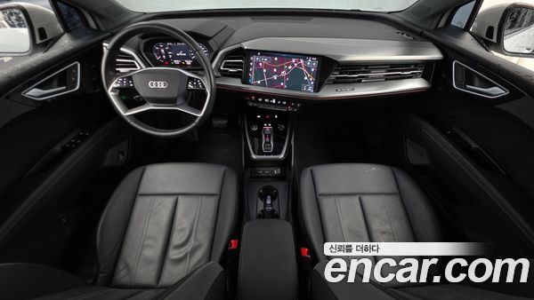 Audi Q4 e-tron 2022, фото 10