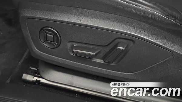 Audi Q4 e-tron 2022, фото 24