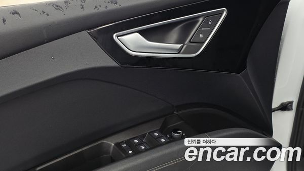 Audi Q4 e-tron 2022, фото 16