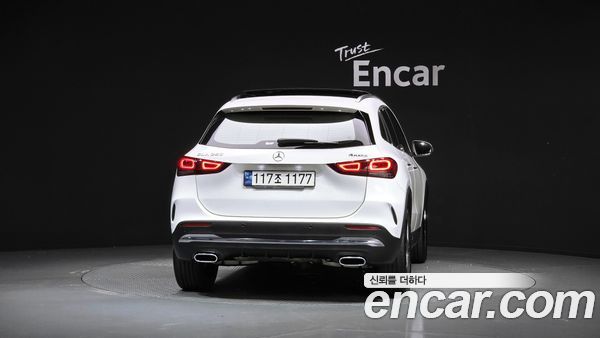 Mercedes-Benz GLA 2023, фото 4