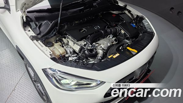 Mercedes-Benz GLA 2023, фото 6