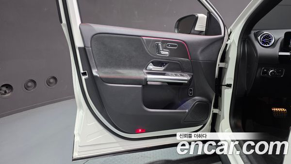 Mercedes-Benz GLA 2023, фото 14