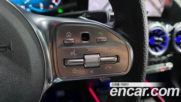 Mercedes-Benz GLA 2023, фото 30