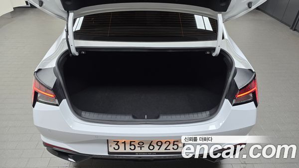 Hyundai Elantra 2021, фото 31