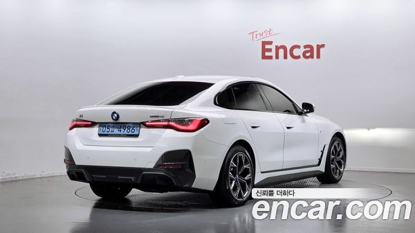 BMW i4 2022, фото 2