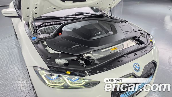 BMW i4 2022, фото 6