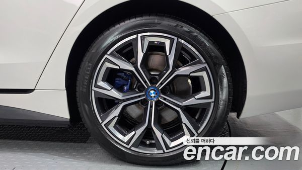 BMW i4 2022, фото 7