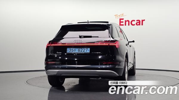 Audi e-tron 2021, фото 3