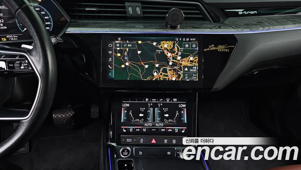 Audi e-tron 2021, фото 18
