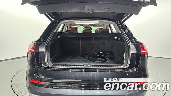 Audi e-tron 2021, фото 25