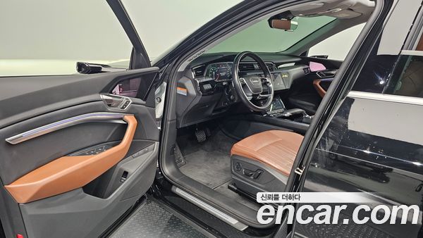 Audi e-tron 2021, фото 15