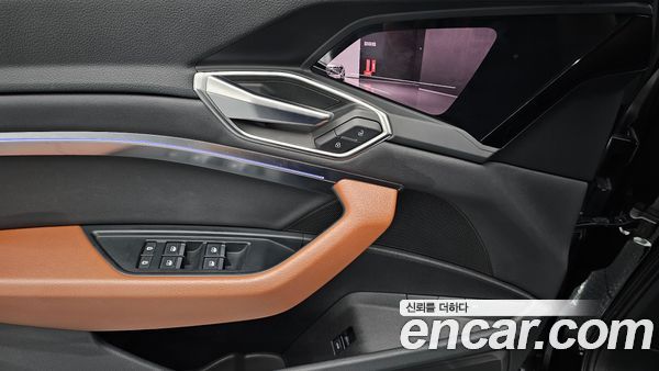 Audi e-tron 2021, фото 30