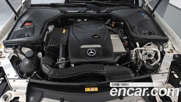Mercedes-Benz E-Class 2021, фото 6