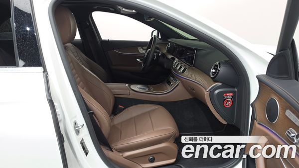 Mercedes-Benz E-Class 2021, фото 16