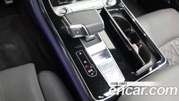 Audi Q8 2023, фото 9