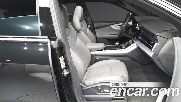 Audi Q8 2023, фото 11