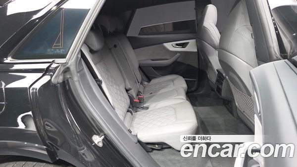 Audi Q8 2023, фото 12