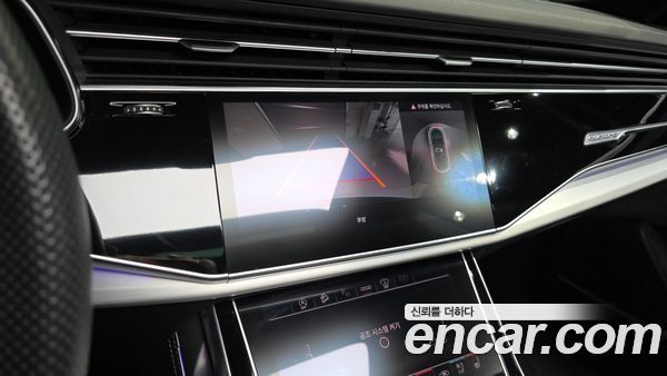 Audi Q8 2023, фото 15