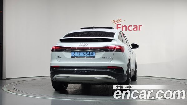Audi Q4 e-tron 2025, фото 4