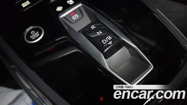 Audi Q4 e-tron 2025, фото 9