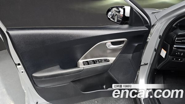 Kia Niro 2023, фото 13