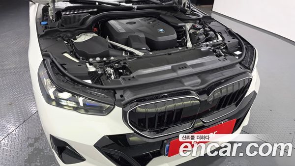 BMW 5 Series 2025, фото 6