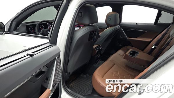 BMW 5 Series 2025, фото 12
