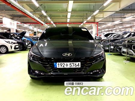 Hyundai Elantra 2023, фото 3