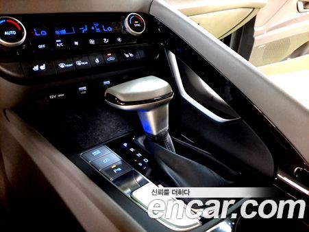 Hyundai Elantra 2023, фото 9