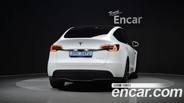Tesla Model Y 2021, фото 3