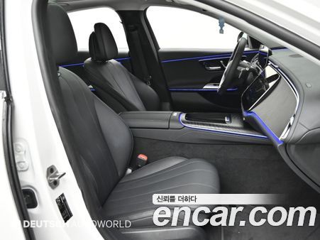 Mercedes-Benz E-Class 2024, фото 10