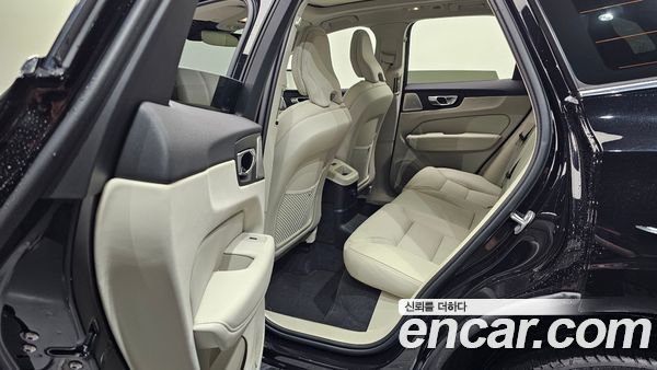 Volvo XC60 2026, фото 15