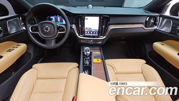 Volvo V60 2025, фото 9